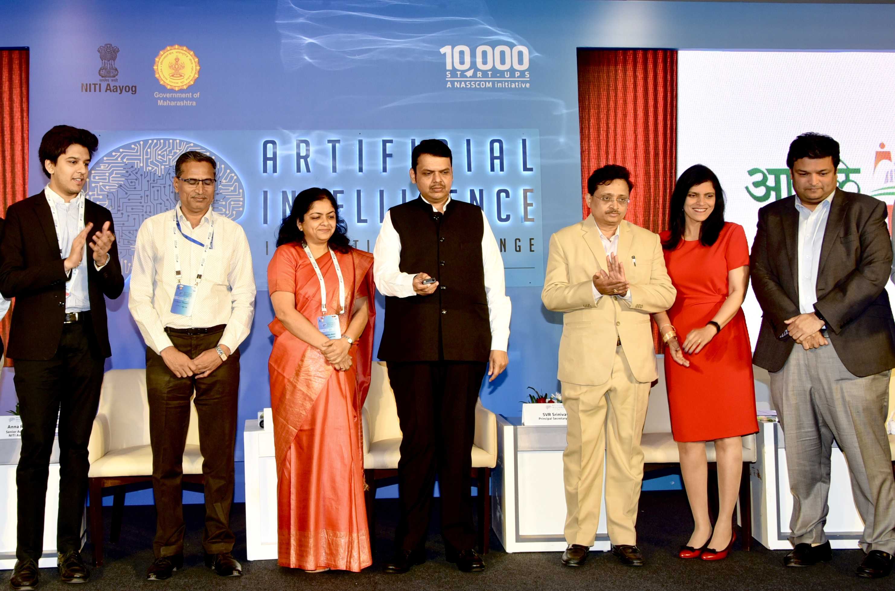 Chief Minister Devendra Fadnavis lays down his AI vision as 40 startups showcase their AI solutions for social good at AI Innovation Challenge 2019