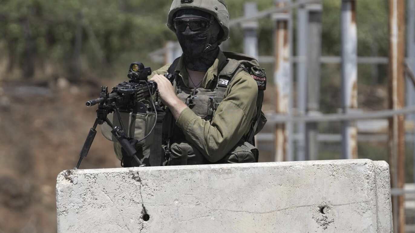 Israeli Security Forces Clash with Palestinians in West Bank, Resulting in Fatalities: Unrest Continues to Boil