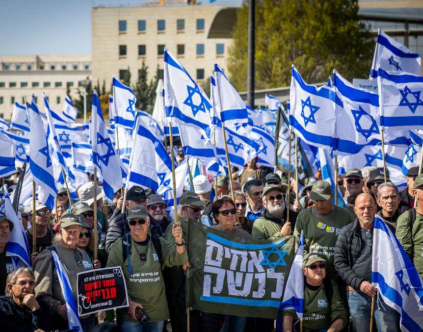 Israels Controversial Judiciary Overhaul Sparks Mass Protests and Military Reservists Refusal of Duty