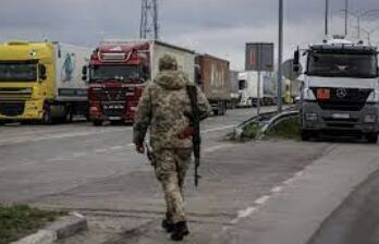 Polish Truckers Block Ukraine Border, Demand Government Action as Loss of Business Persists