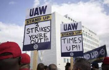 Simultaneous UAW Strike Against Detroit Three Automakers Sparks Concerns of Escalation and Production Disruptions