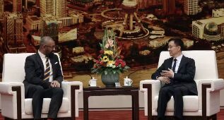 British Foreign Secretary James Cleverly Raises Human Rights Concerns in Bold Visit to Beijing