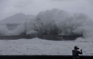 Typhoon Haikui Wreaks Havoc in Taiwan: Thousands Evacuated, Power Loss, and Extensive Damage Reported