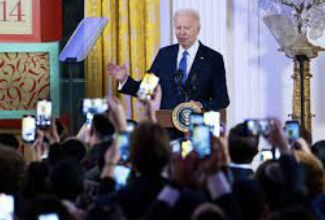 President Biden Stands Strong with Hostage Families, Pledges Ongoing Support in White House Showdown!