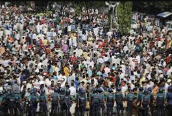 Bangladesh Faces Political Turmoil: Deadly Protests and Calls for Prime Ministers Resignation