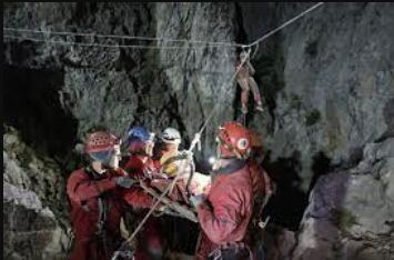 American Researcher Rescued from Terrifying Cave Ordeal: Miraculous Recovery at Turkish Hospital