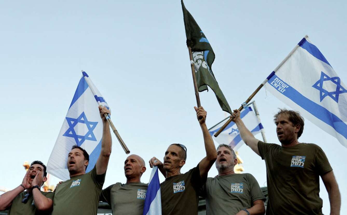 Israeli Reservists Rally Against Proposed Judicial Overhaul, Threatening Volunteer Service Suspension