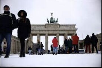 Winter Weather Wreaks Havoc on Travel in Germany and Norway: Hundreds of Flights and Train Services Disrupted