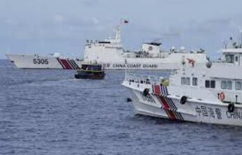 Philippine Boats Brave Chinese Blockade, Deliver Supplies to Disputed Shoal in South China Sea, As U.S. Navy Watches Closely