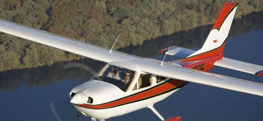 Skilled Pilots Daring Landing in Choppy Waters Saves Lives in France