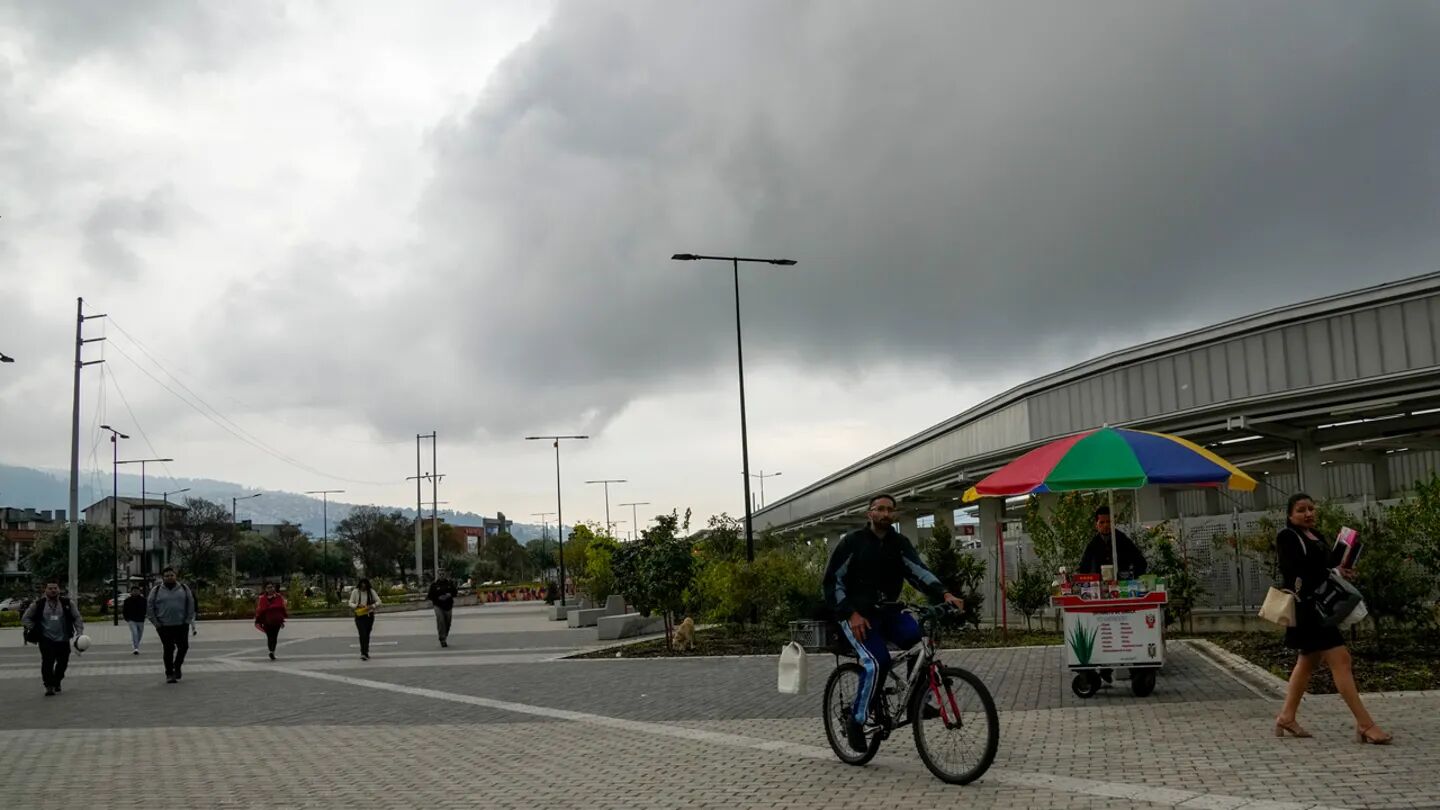 Ecuador Experiences Nationwide Blackout, Authorities Investigating