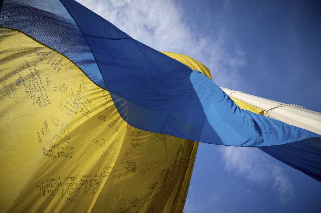 Ukrainian Forces Raise National Flag in Historic Robotyne Liberation, Marking Progress in Counter-Offensive Against Russian Invaders