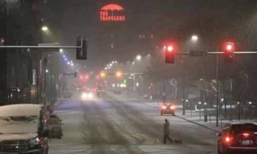 Winter Storm Sweeps Across US, Bringing Chaos and Closures