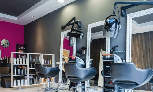 Talibans Ban on Womens Beauty Salons Draws Ire in Afghanistan