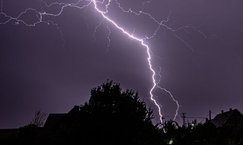 Devastating Lightning Strikes Claim Ten Lives in Pakistans Eastern Punjab