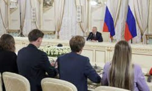 Russia Throws Diplomatic Punches: Bars Moldovan Officials and Escalates Tensions over Media Crackdown