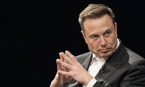 Elon Musks Secret Call with Putin Sends Shockwaves: The Hidden Agenda Behind SpaceXs Involvement with Ukraine Elon Musks Secret Call with Putin Sends Shockwaves: The Hidden Agenda Behind SpaceXs Involvement with Ukraine