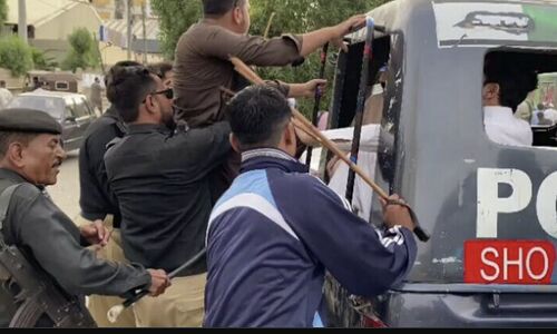 Karachi Police Crosses the Line: Detains PTI Members in Solidarity Protest for Imran Khan