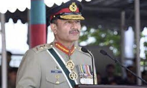 Pakistan Army Chief Declares War on Illegal Activities, Vows to Minimize Economic Losses
