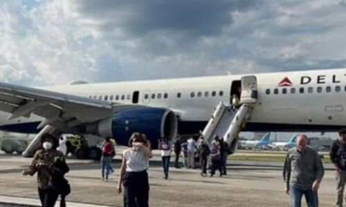 Delta Airlines Plane at Atlanta Airport Experiences Tire Fire Upon Landing - One Injured, Videos Go Viral!