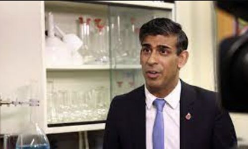 ]Prime Minister Rishi Sunaks Government Pushes for Ban on Pro-Palestinian Rally on Armistice Day, but Organizers Stand Firm