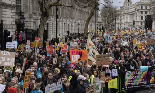 Public Sector Pay Raises in the UK – Bridging the Cost-of-Living Gap