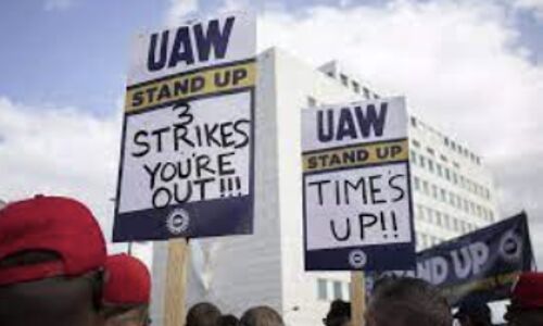 Simultaneous UAW Strike Against Detroit Three Automakers Sparks Concerns of Escalation and Production Disruptions Simultaneous UAW Strike Against Detroit Three Automakers Sparks Concerns of Escalation and Production Disruptions