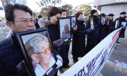 South Koreas Supreme Court rules in favor of forced laborers, causing tension with Japan South Koreas Supreme Court rules in favor of forced laborers, causing tension with Japan