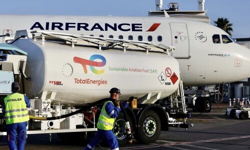 Le Touquet Pays Tribute to Queen Elizabeth II by Renaming Airport after Her Le Touquet Pays Tribute to Queen Elizabeth II by Renaming Airport after Her
