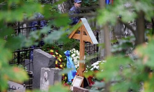 Russian Mercenary Chief Yevgeny Prigozhins Private Funeral Shrouded in Secrecy, Leaving Many Questions Unanswered