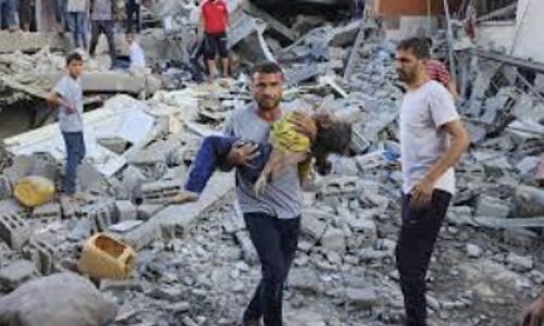 Delicate Negotiations for Hostage Release in Gaza Face Ongoing Violence: Hope Amidst Chaos