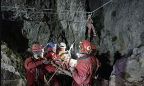 American Researcher Rescued from Terrifying Cave Ordeal: Miraculous Recovery at Turkish Hospital