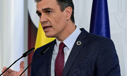 Spanish Prime Minister and Rival Scramble to Avoid New Elections amid Hung Parliament Fiasco