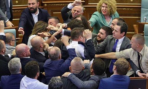 Kosovo Lawmakers Engage in Brawl Over PMs Speech