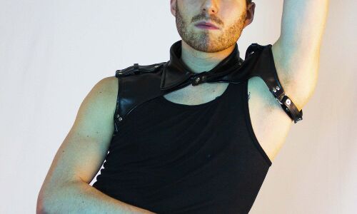 Photographer Uses Juxtaposition To Convey Unified Message