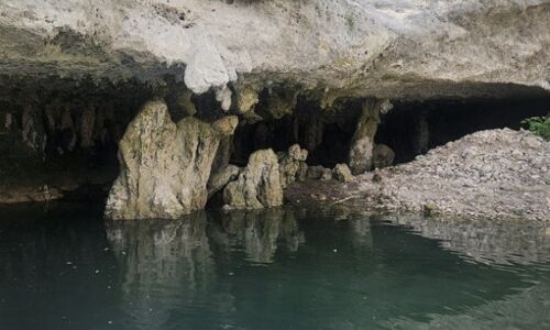 Record-Low Water Levels Uncover Hidden Underwater Cave and Remnants of Century-Old Communities at Canyon Lake in Texas Record-Low Water Levels Uncover Hidden Underwater Cave and Remnants of Century-Old Communities at Canyon Lake in Texas