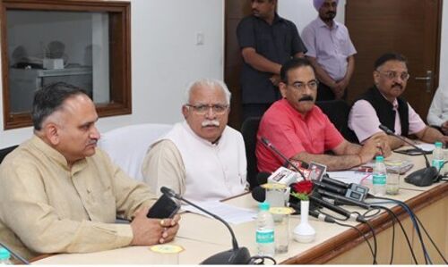 Haryana CM advised muslims not to offer Namaz in open Haryana CM advised muslims not to offer Namaz in open