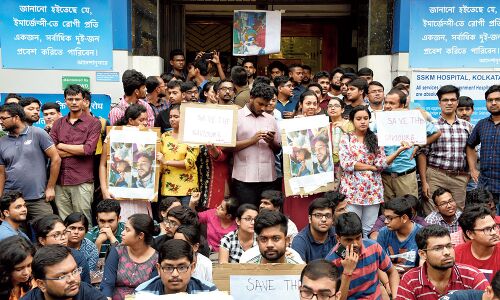 Doctors on indefinite strike across Bengal