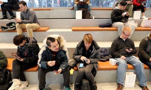 Apple resorts to promo deals, trade-ins to boost iPhone sales