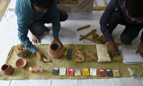 Online funeral kits help grieving Indians