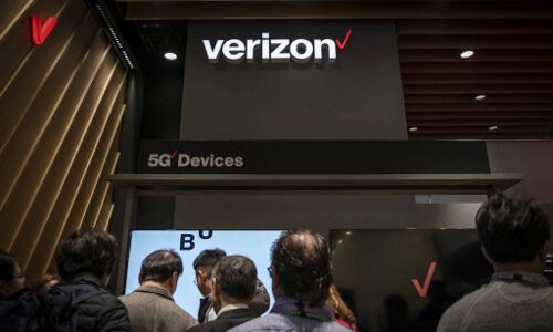 How Verizon Beat the Koreans (and Everyone Else) With the First 5G Phone Service