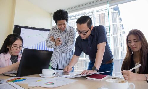 Heres how Facebook is grooming its next generation of marketers - Tech Wire Asia