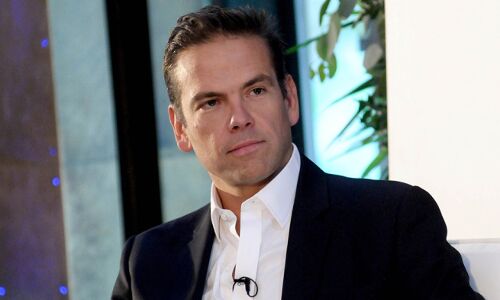 New Fox CEO Lachlan Murdoch Announces All Employees to Receive Stock in Company New Fox CEO Lachlan Murdoch Announces All Employees to Receive Stock in Company