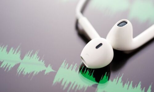 These Are the 7 Best Podcasts of 2018, Bar None