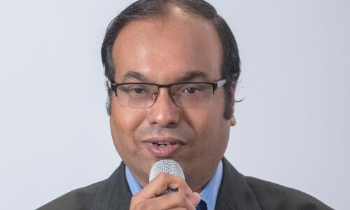 With just a voice command, you can derive business insights with AI-driven Flash from GeniSIGHTS