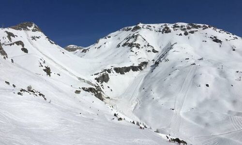 French ski patroller killed in Swiss avalanche, Aero India 2019 kicks off in Bengaluru, and other news in pictures French ski patroller killed in Swiss avalanche, Aero India 2019 kicks off in Bengaluru, and other news in pictures