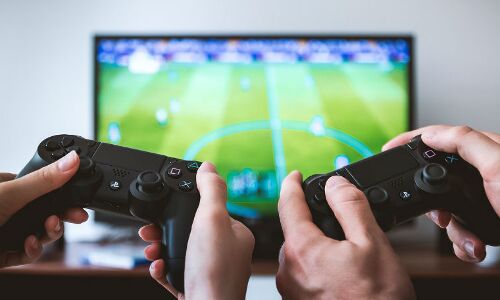 Shashi Tharoor has proposed a bill to regulate online gaming