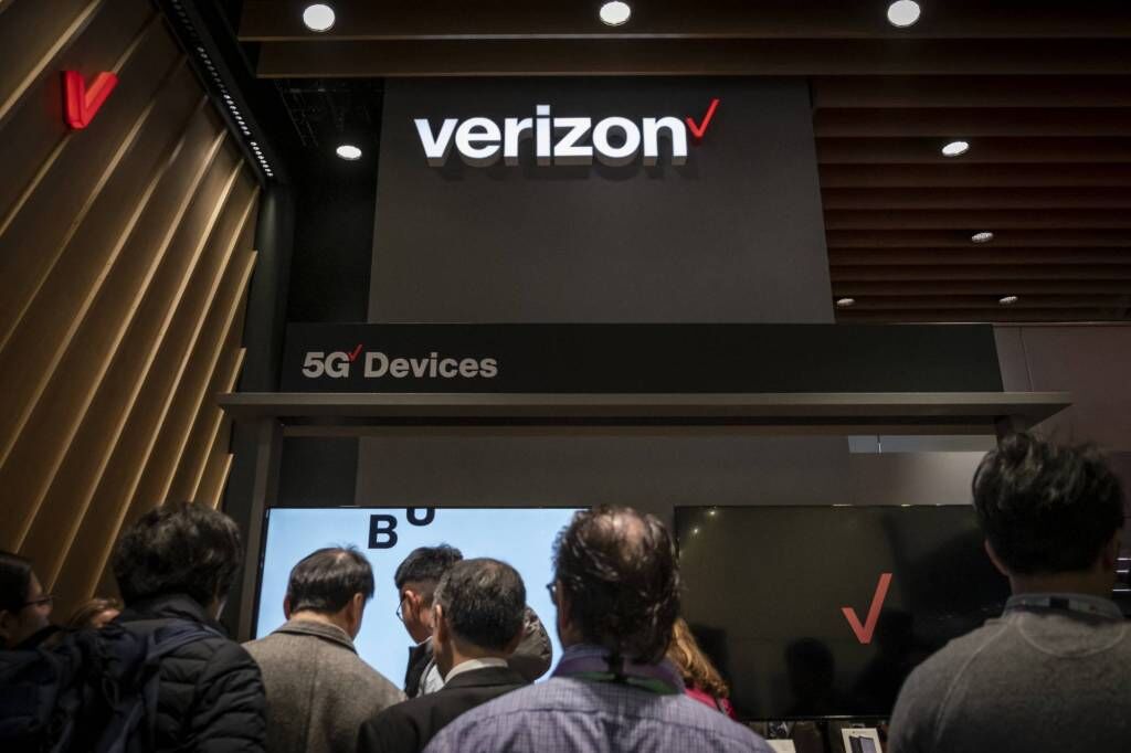How Verizon Beat the Koreans (and Everyone Else) With the First 5G Phone Service